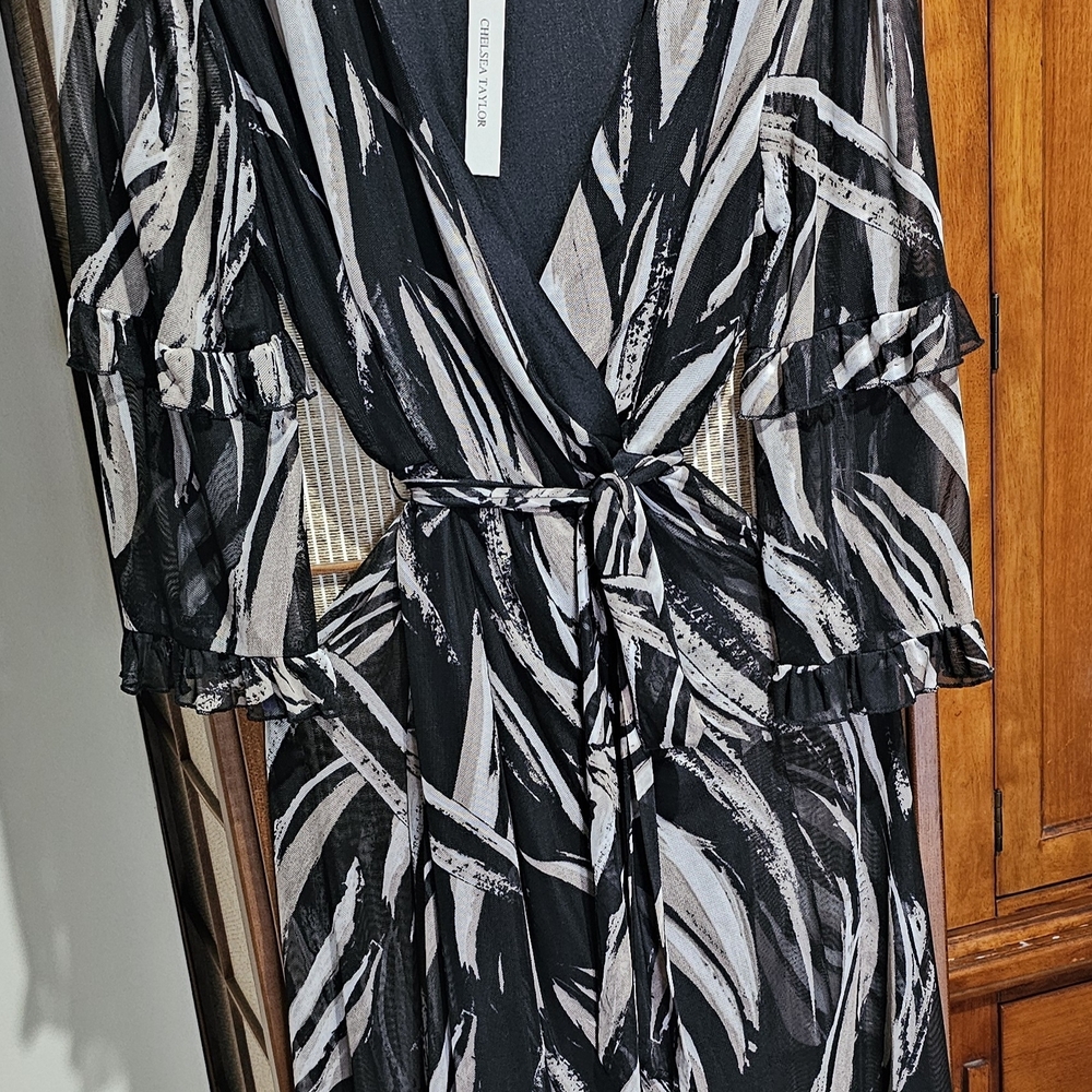 Chic Black and White Midi Dress